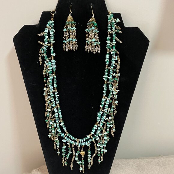 Western Inspired Turquoise Chip Necklace and Pierced Earrings - Picture 1 of 4